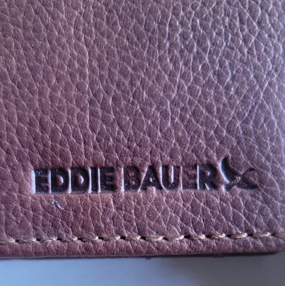 EDDIE BAUER Leather Bifold w/Money Clip Wallet.Nwt* - Picture 3 of 10